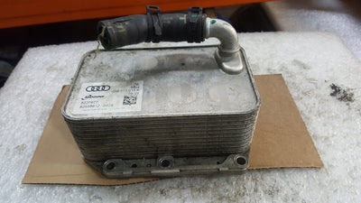 Chłodnica oleju AUDI 3.0 TDI 059117015R demontaż