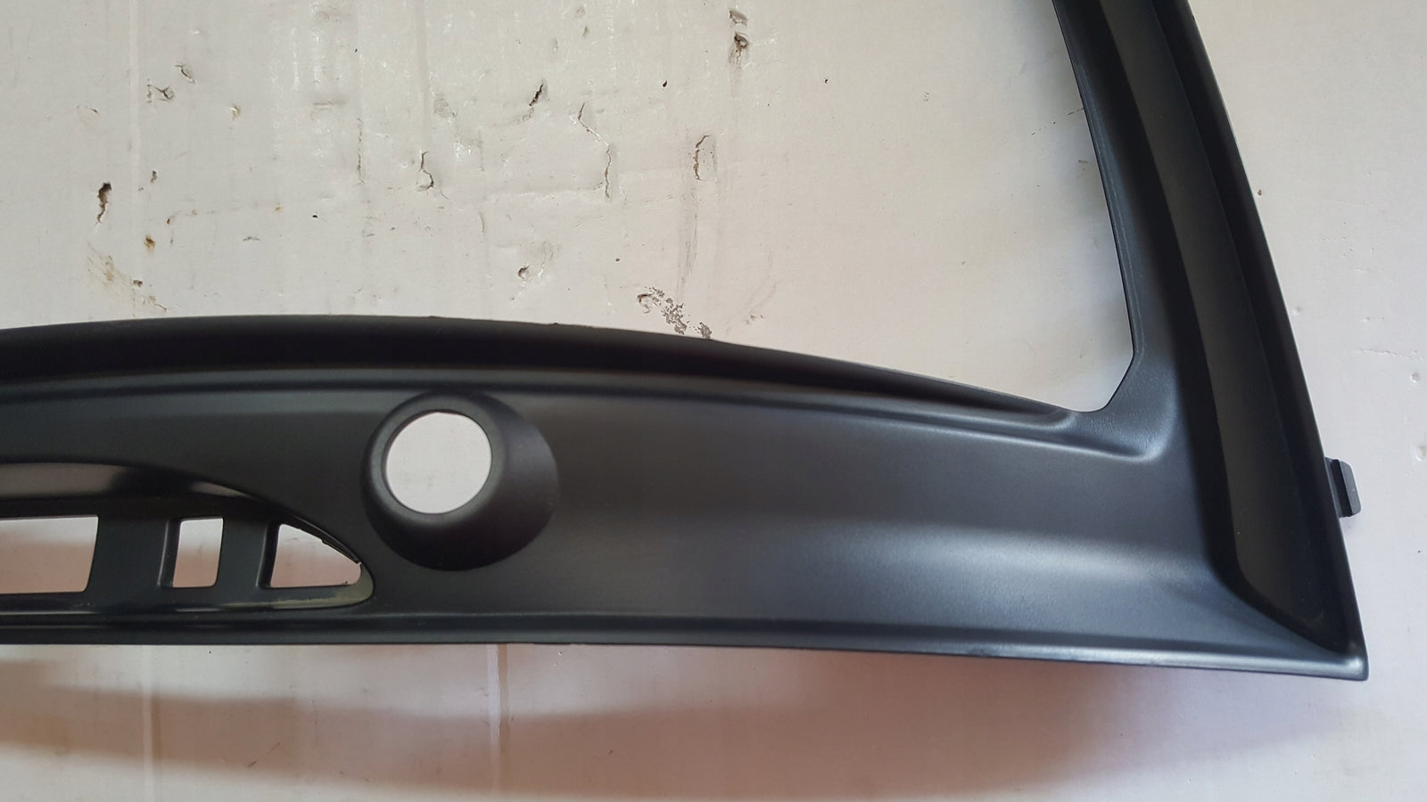 Listwa atrapa zderzaka tylnego prawa strona AUDI RSQ3 83F807834C demontaż