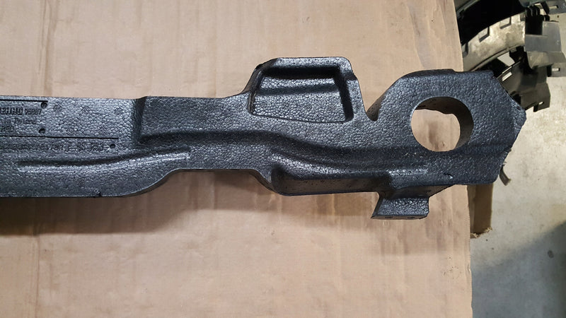 Absorber zderzaka przedniego AUDI A3 8Y0807550