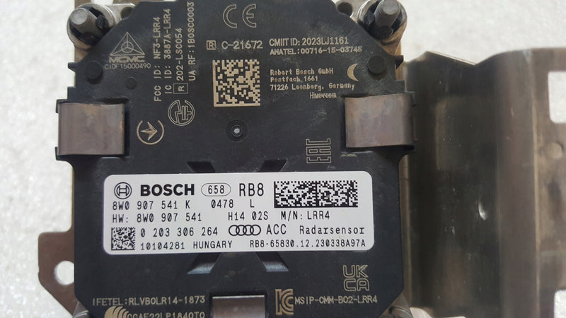 Radar sensor ACC lewy- AUDI A4 (B9) A5 8W0907541K 8W0971573 demontaż