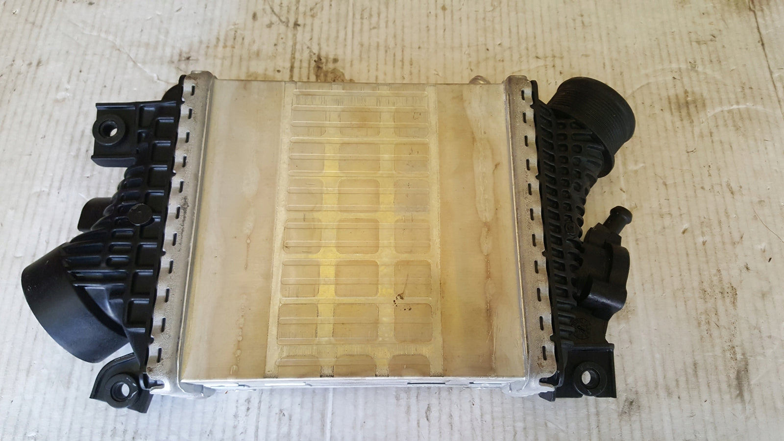 Intercooler chłodnica AUDI A4 (B9) A5 A6 (C8) A7 Q5 059145803Q demontaż