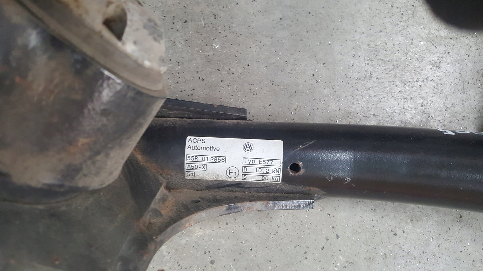 HAK HOLOWNICZY ELEKTRYCZNY VW GOLF VIII 5H0803881F