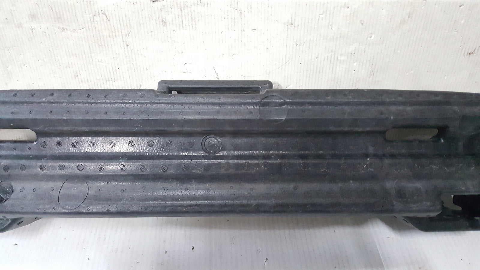 Absorber zderzaka tylnego AUDI Q3 83A807695 demontaż