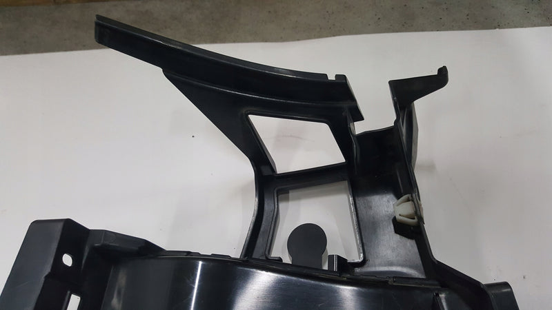 Kierownica powietrza lewy przód AUDI A6 (C8) 4K0121763B 4K0121763C demontaż