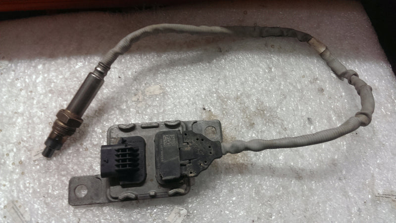Sonda lambda VW AUDI 04L907805DA demontaż