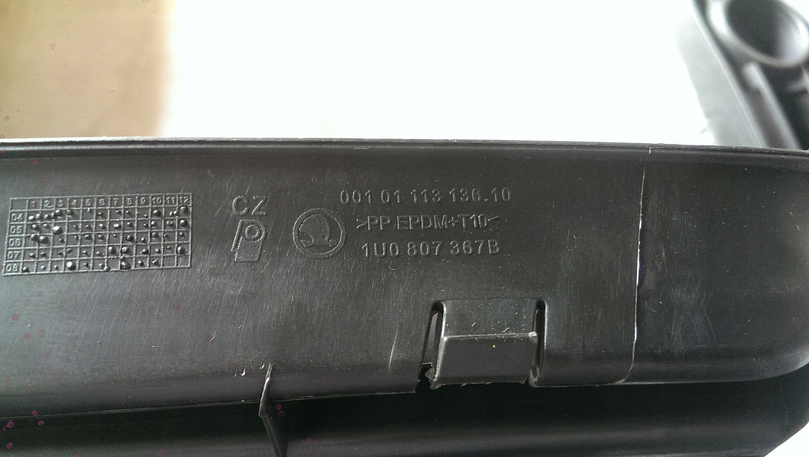 Kratka zderzaka LE przód SKODA OCTAVIA 1U0807367B