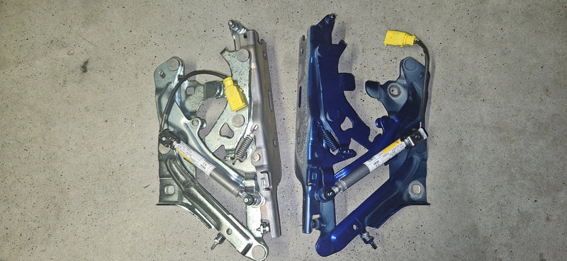 Zawiasy maski lewy + prawy AUDI Q5 80A823301D 80A823302 IDEAŁ D ORYGINAŁ