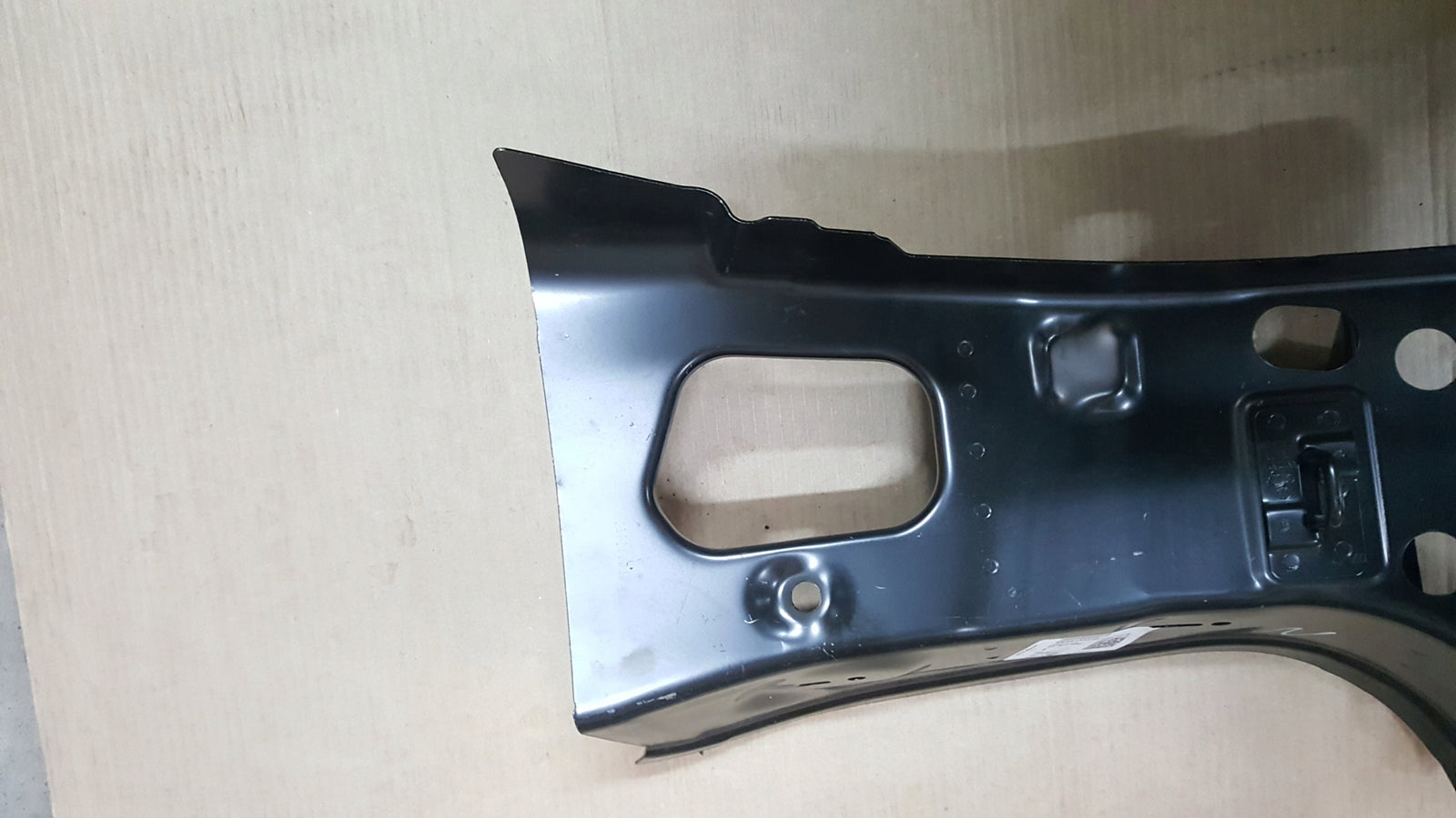 OKULAR WZMOCNIENIE LAMPY LEWY TYŁ VW TIGUAN II 5NA 5NA813331D ORYG