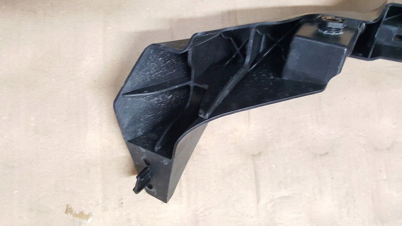 VW POLO VI 6 MOCOWANIE UCHWYT LAMPY PRAWY PRAWE PRZÓD PRZEDNIE 2G0805072B