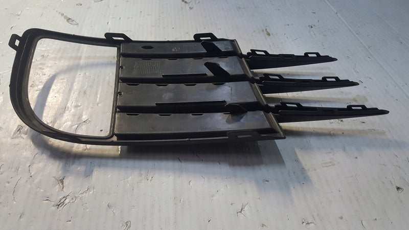 Kratka zderzaka lewy przód VW GOLF VI GTI 5K0853665C demontaż