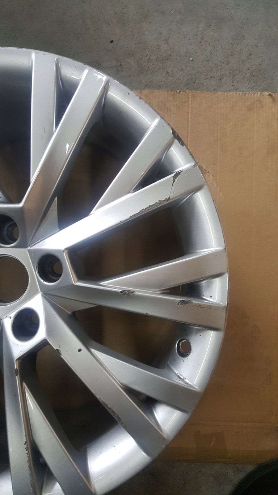 SKODA SUPERB III 8x18 ET44 5x112 3V0601025AN 3V0601025CD