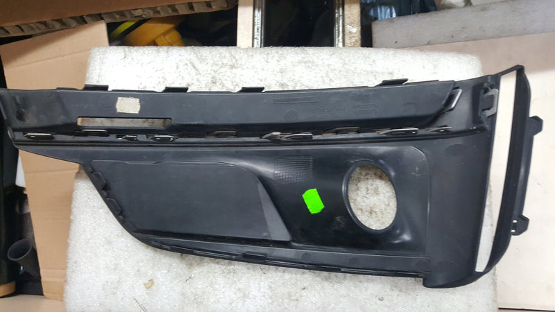 Kratka zderzaka przedniego lewa strona AUDI A5 S-LINE 8W6807681G demontaż
