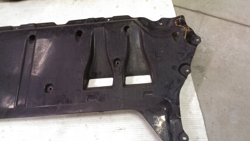 Podłoga osłona silnika AUDI TT 8S7825236B DEMONTAŻ