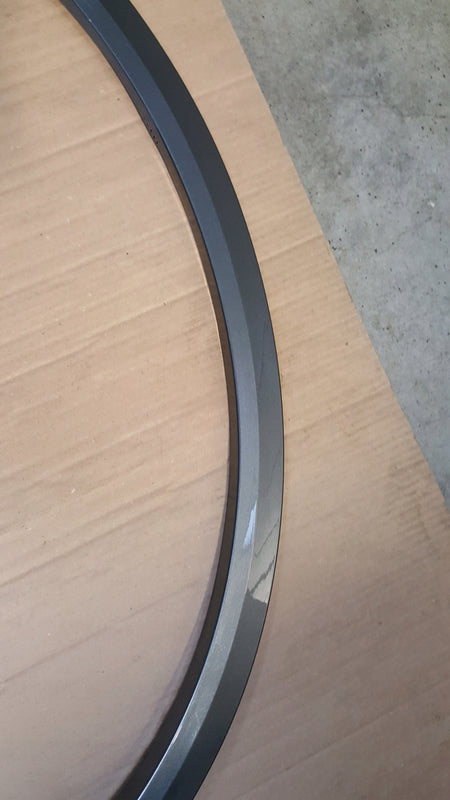 VW TOUAREG III 18R- LISTWA BŁOTNIKA PRAWA TYŁ 760853818C