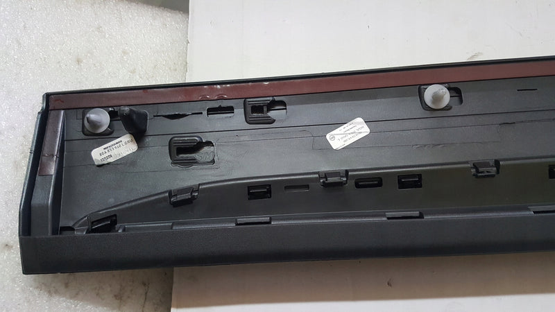 Listwa drzwi prawy przód AUDI Q5 80A853960A demontaż