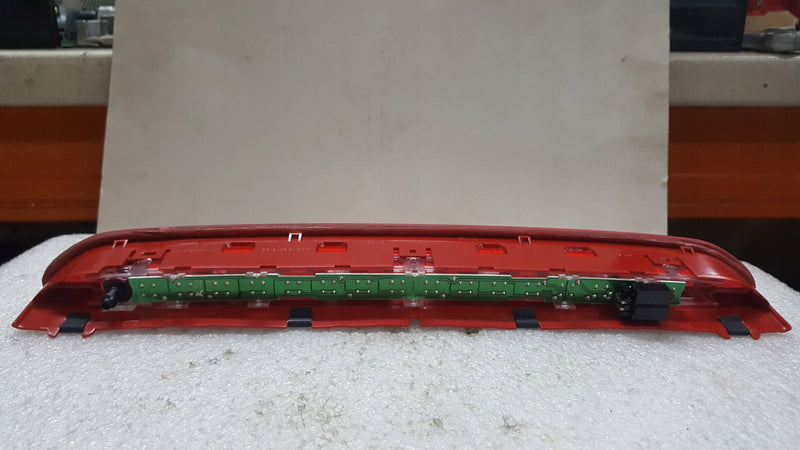 Trzecie światło stop VW GOLF VII TIGUAN SEAT TARRACO 5K0945087D demontaż