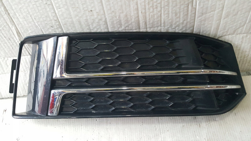 Kratka zderzaka prawy przód AUDI A4 B9 8W0807682F