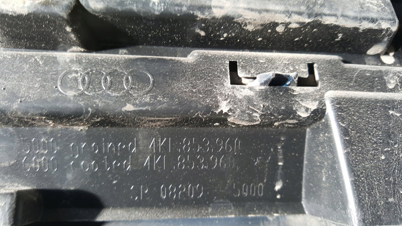Listwa drzwi prawy przód AUDI E-TRON 4KE853960
