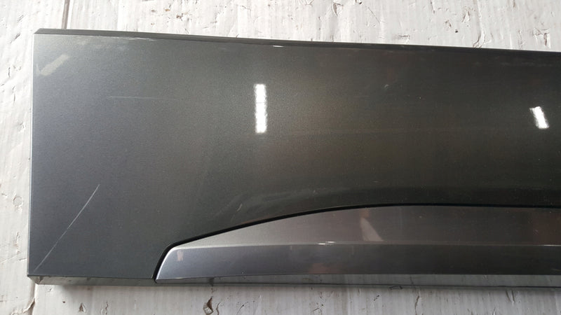 Listwa drzwi prawy tył SEAT ATECA 575854950J demontaż