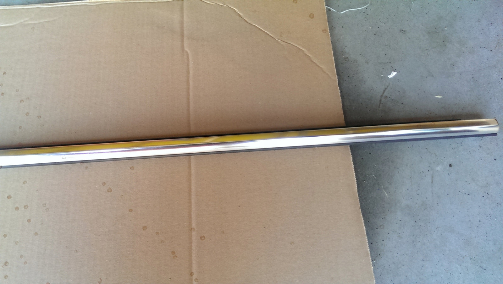 Listwa zgarniająca prawa VW PASSAT B8 3G0837476D