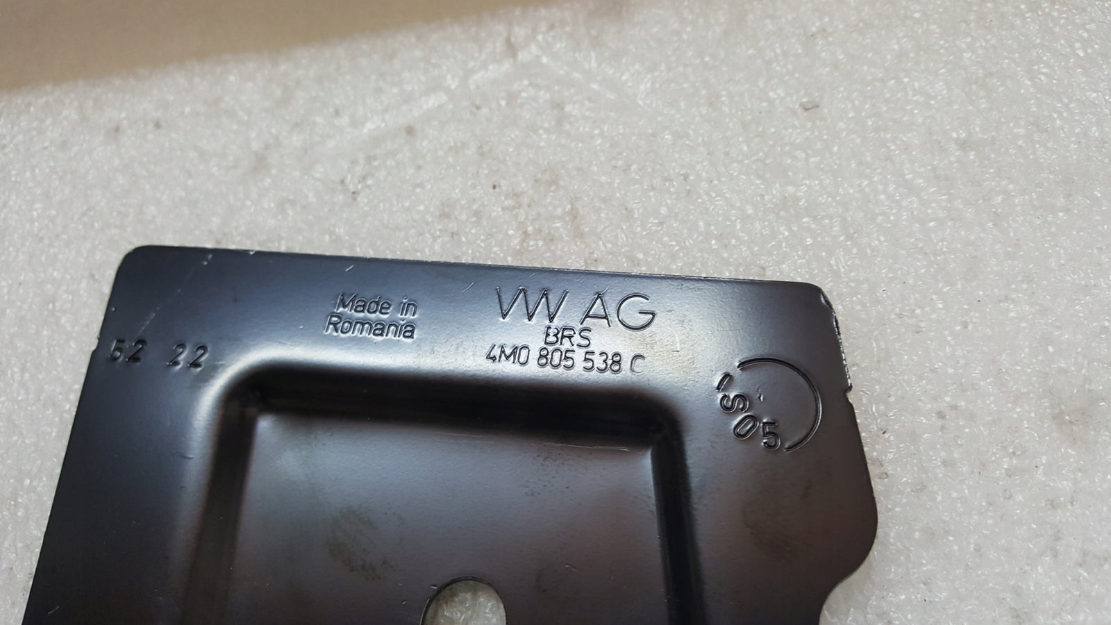NOWY ORYGINALNY wspornik wkład prawy przód VW AUDI BENTLEY 4M0805538C