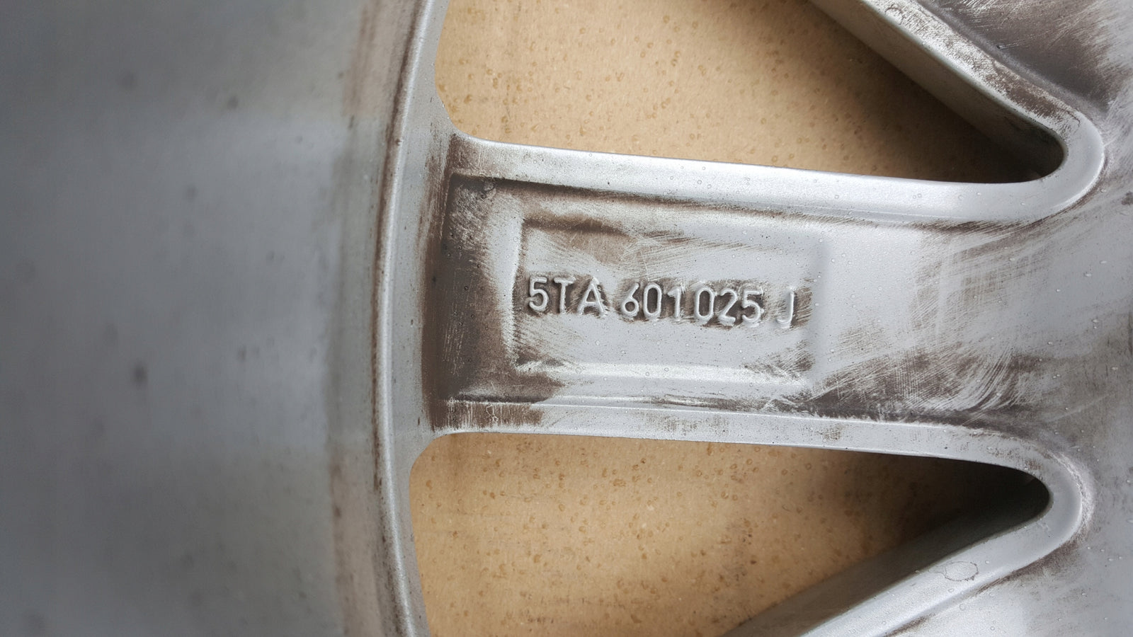 VW TOURAN 5TA 17X6,5 ET48,5 FELGA ORG 5TA601025J! IDEAŁ
