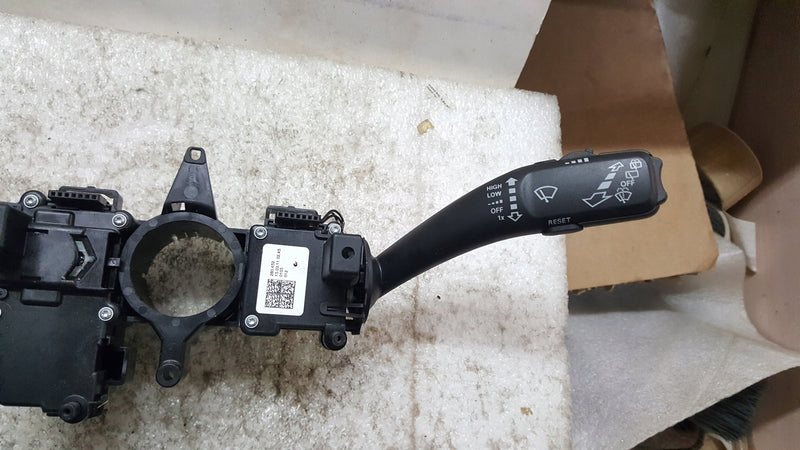 AUDI A5 A4 Q5 PRZEŁĄCZNIK ZESPOLONY MANETKI 8R0953502J