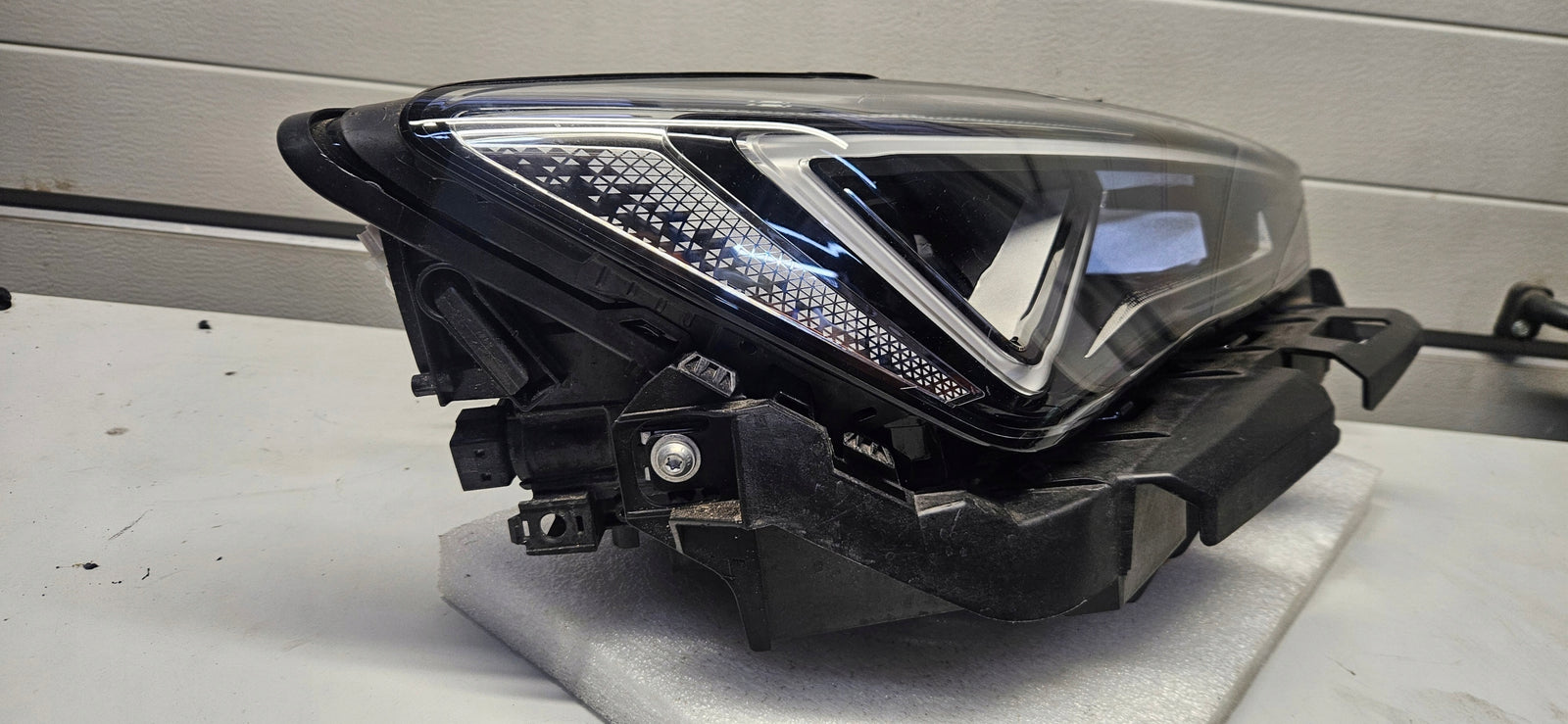 Pr FULL LED Seat Leon 4 5FB941008J 2023r ldeał wraz z platformą mocującą