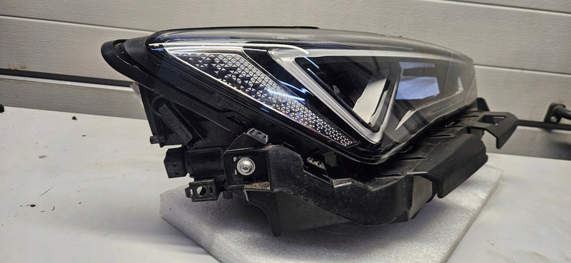 Pr FULL LED Seat Leon 4 5FB941008J 2023r ldeał wraz z platformą mocującą