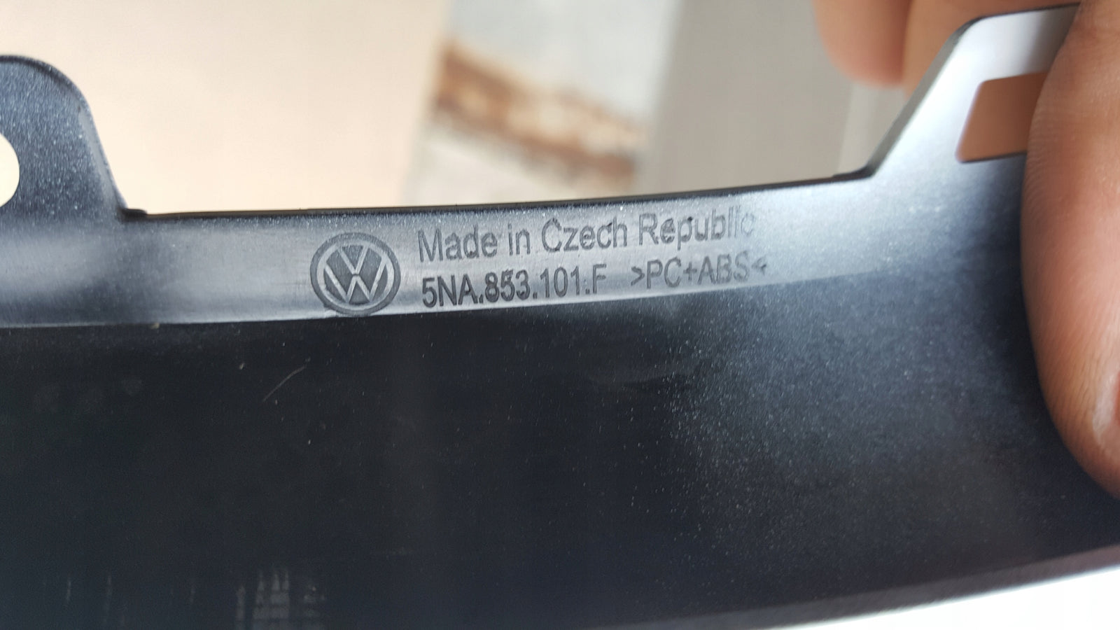 VW TIGUAN II 5NA R-LINE LISTWA ZDERZAKA PRZÓD 5NA853101F