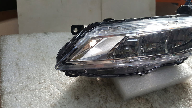 Prawy halogen LED-- SEAT LEON 5F0941702C demontaż oryginał
