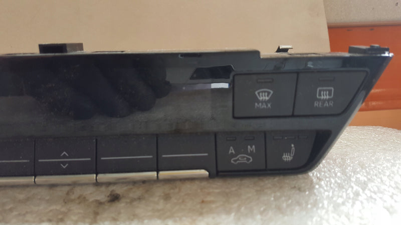 Panel klimatyzacji AUDI A3 8Y0820043A demontaż