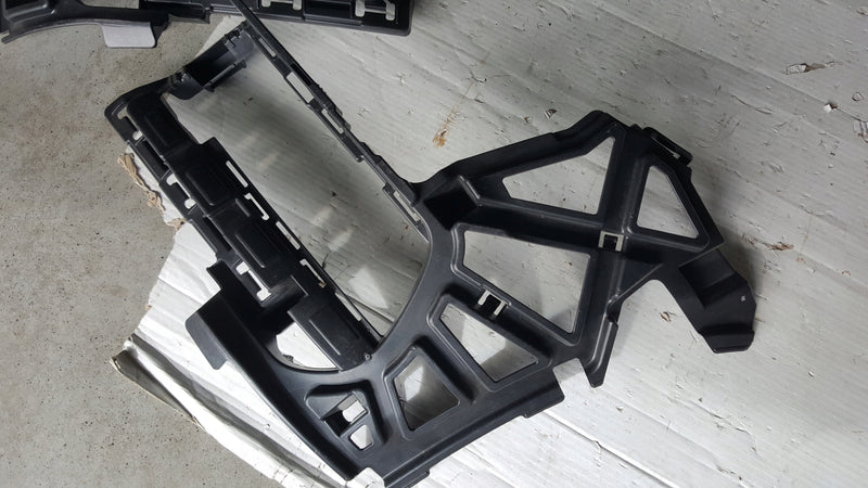 NOWE ORYGINALNE ślizgi zderzaka przedniego VW TOURAN 5TA807723 5TA807724