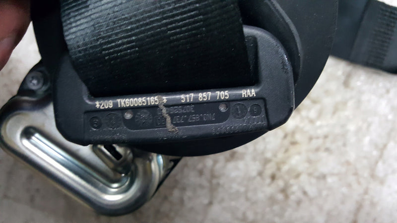 VW Golf Sportsvan - przedni lewy pas bezpieczeństwa 517857705RAA
