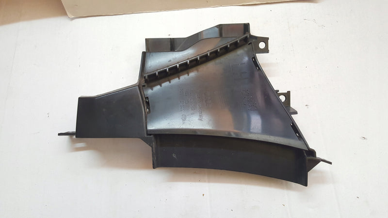 Kierownica powietrza lewy przód AUDI A6 (C8) 4K0121763 4K0121763A demontaż