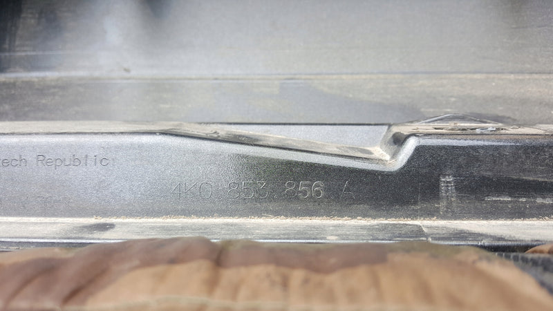 Listwa progowa prawa strona AUDI A6 (C8) S-LINE 4K0853856A demontaż
