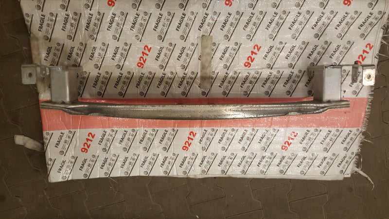 AUDI A1 8X 8X0 8XA WZMOCNIENIE PRZEDNIE BELKA PRZEDNIA