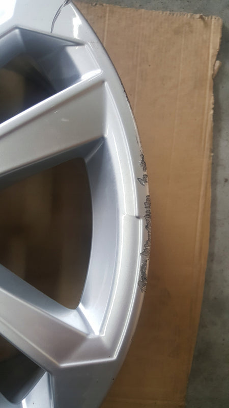 FELGA ALUMINIOWA AUDI A3 8Y 20- 8Y0601025E R17 8J