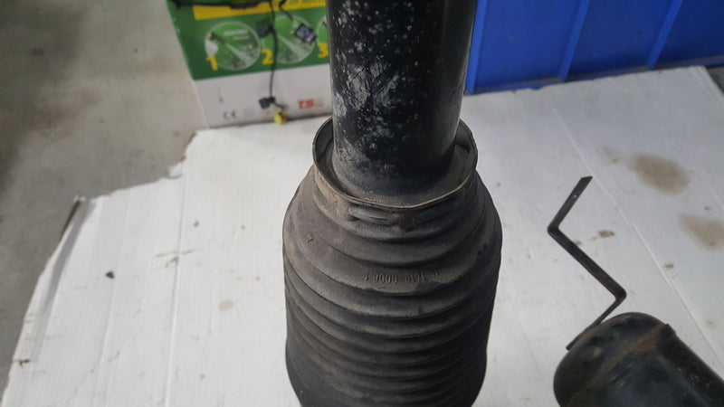 Amortyzator lewy tył AUDI A8 (D3) 4E0616001P demontaż