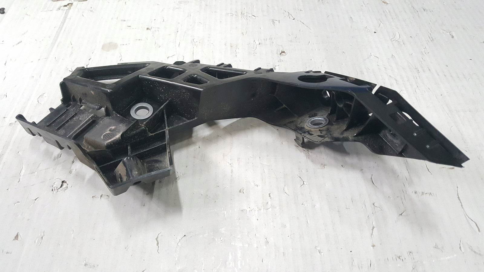 Ślizg zderzaka przedniego lewa strona VW GOLF VIII 5H0807049D demontaż