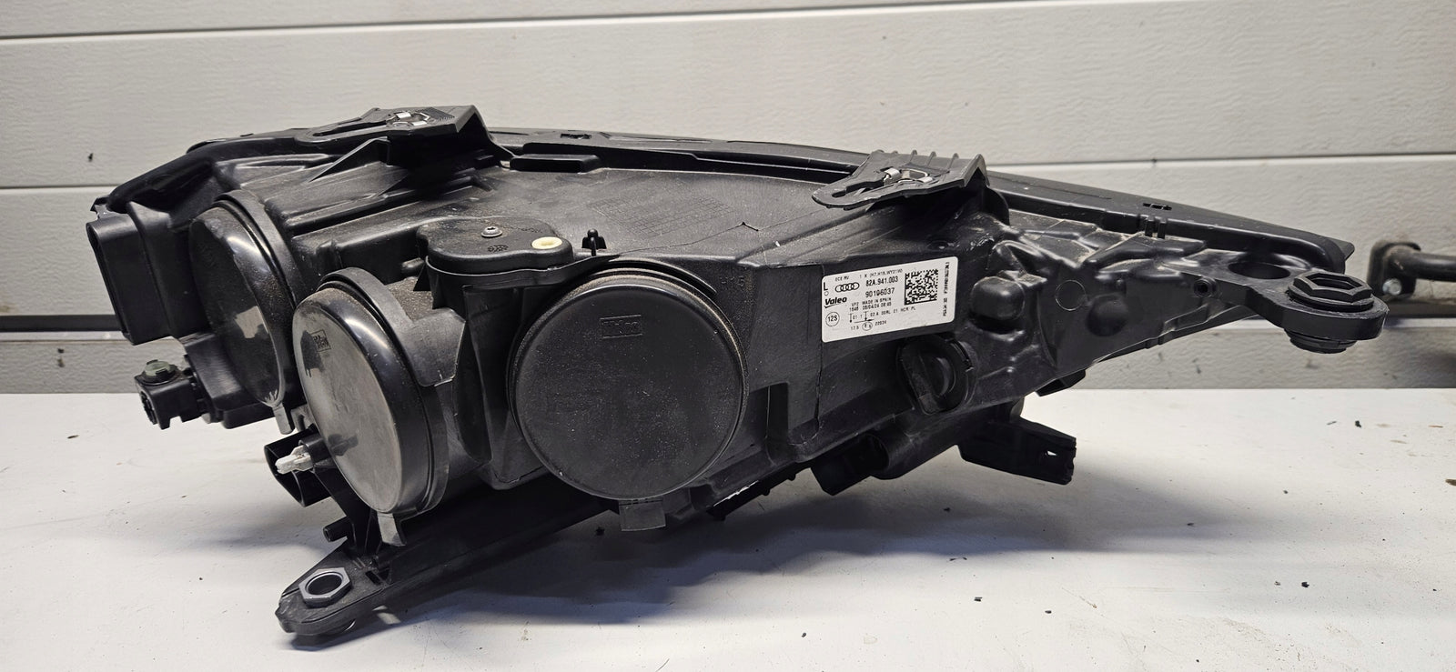 Le reflektor AUDI A1 82A941003 IDEAŁ 2024r