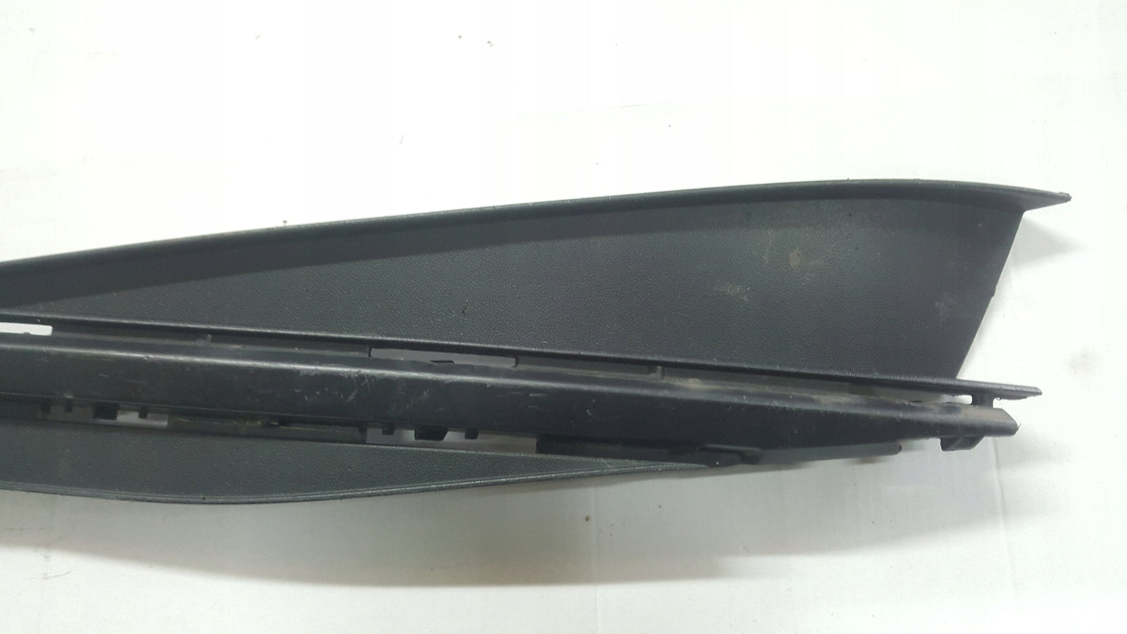 Kratka listwa zderzaka prawy przód VW ARTEON lift 3G8853666D demontaż