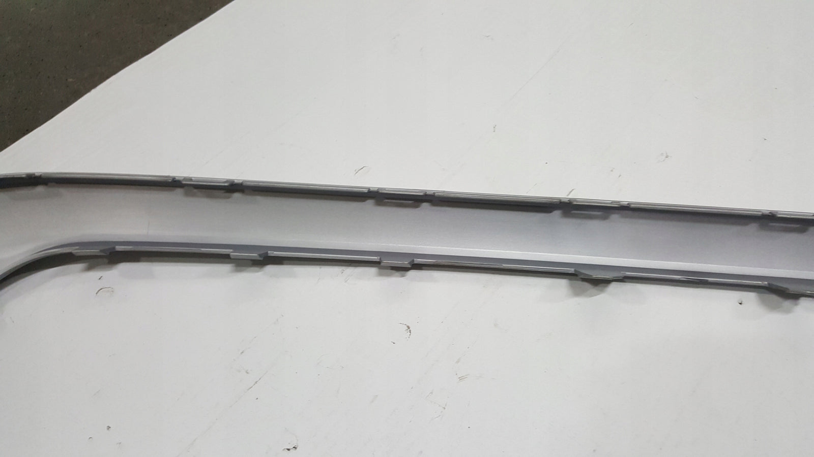 Listwa zderzaka tylnego VW T-CROSS 2GM807425 NOWA ORYGINAŁ