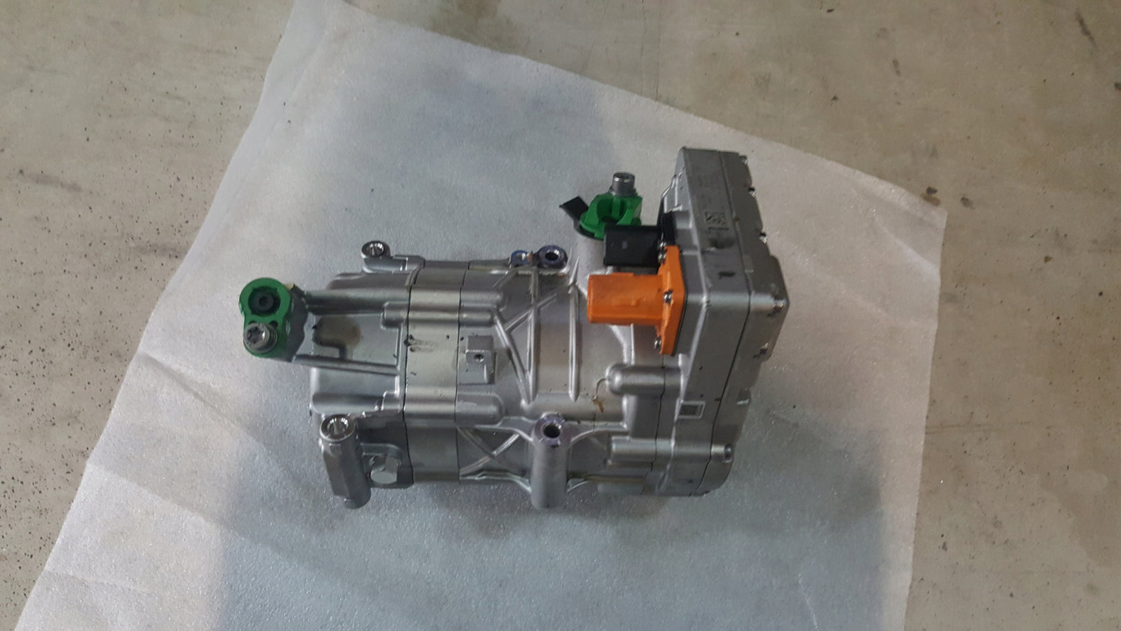 PORSCHE MACAN SPRĘŻARKA KLIMATYZACJI 95C816797C