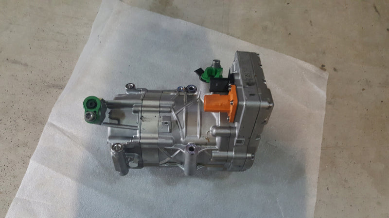PORSCHE MACAN SPRĘŻARKA KLIMATYZACJI 95C816797C