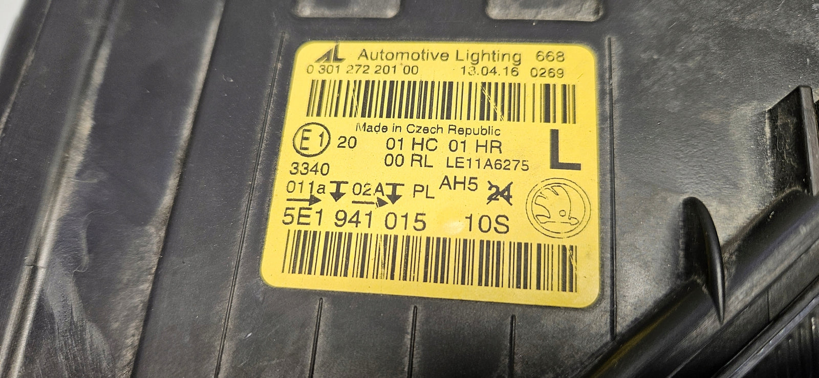 Le reflektor SKODA Octavia III 5E1941015 oryginał