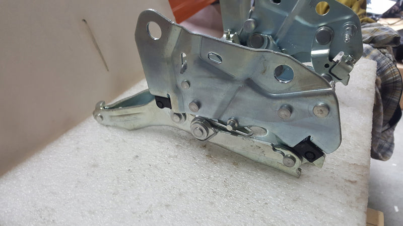 NOWE ORYGINALNE zawiasy maski L+P VW TOURAN 5TA823301D 5TA823302D