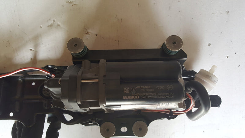Kompresor zawieszenia AUDI E-TRON 4KE616005E