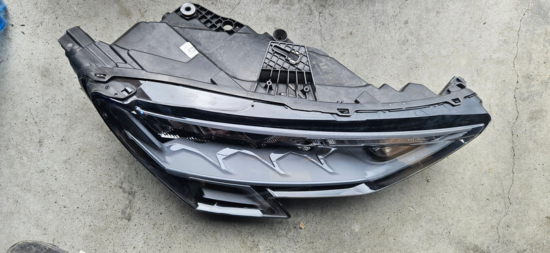 Pr kompletny LED AUDI sedan 8Y0941012 IDEAŁ 2023r