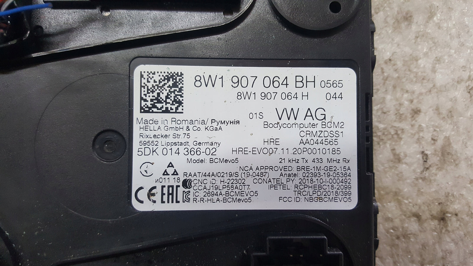 d000fb80a29e3a51e33e4161de4523f0